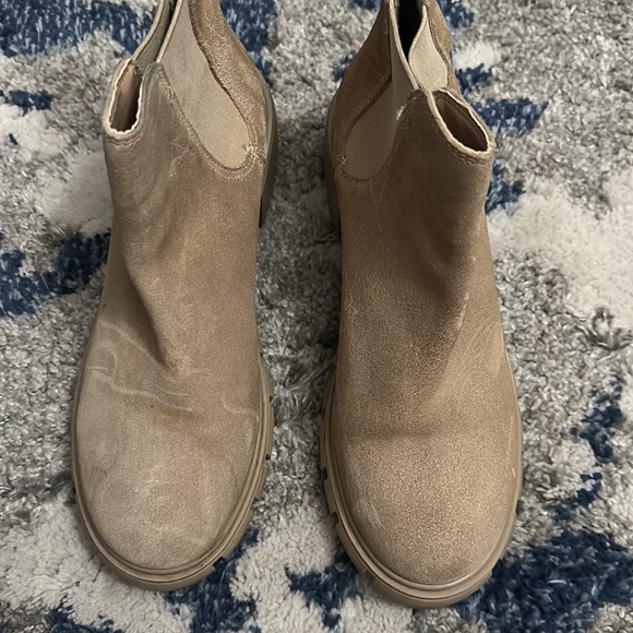 Steve Madden Howler Tan Boots Size 8 - Picture 4 of 5